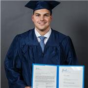 Giovane laureato all'estero impartisce lezioni di inglese per studenti liceali e universitari. Particolarmente indicato per il conseguimento di certificazioni internazionali (IELTS, FCE etc)